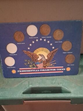 Presidential Collector Coins Display Board in Blue
